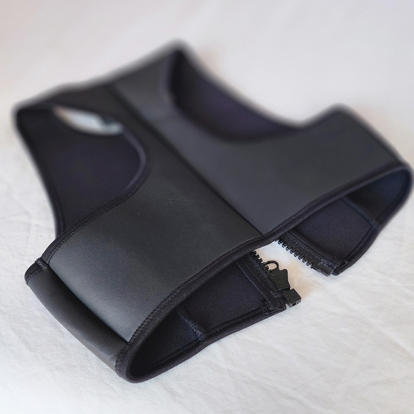 SKIMS Rubberized Scuba Swim High Neck Bikini Top in Onyx size XXS NWT - Picture 5 of 7